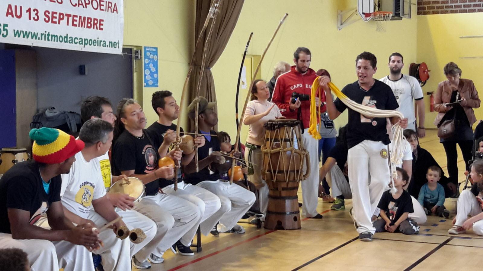 une photo d'un évènement de capoeira